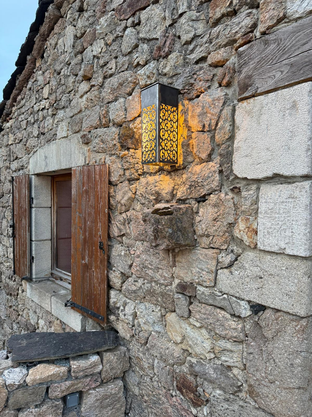 Lampe extérieure carrée — métal découpé — vue 7