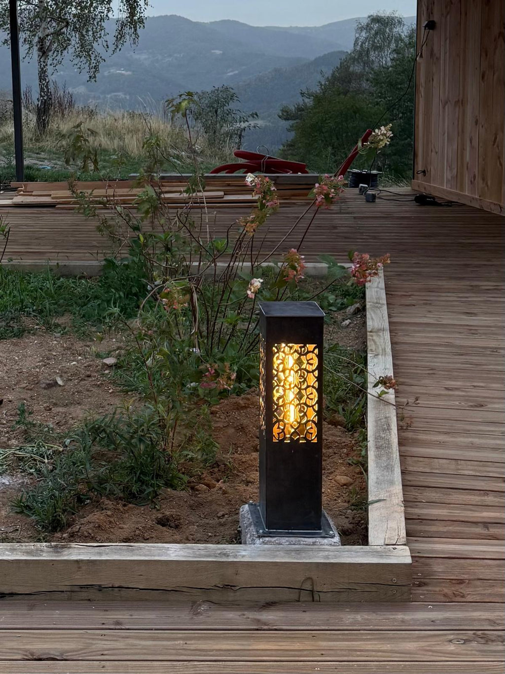 Lampe extérieure carrée — métal découpé — vue 11