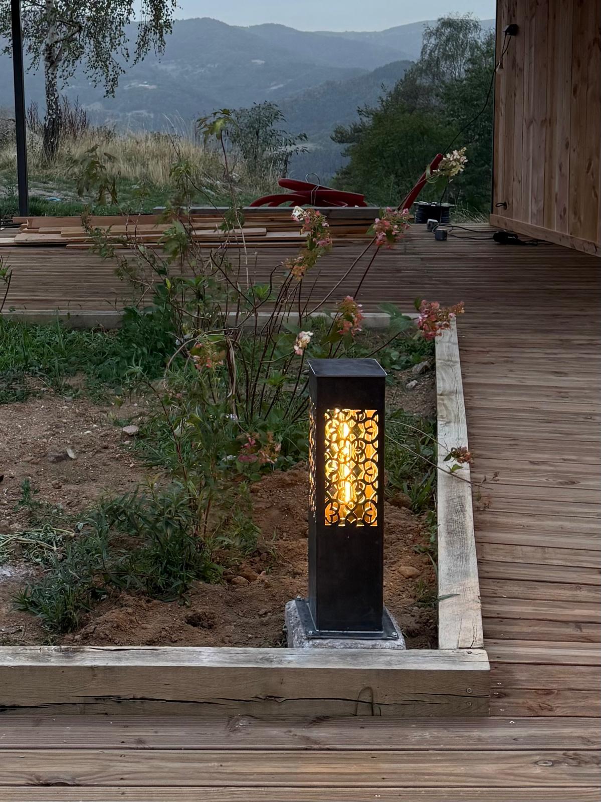 Lampe extérieure carrée — métal découpé — vue 11