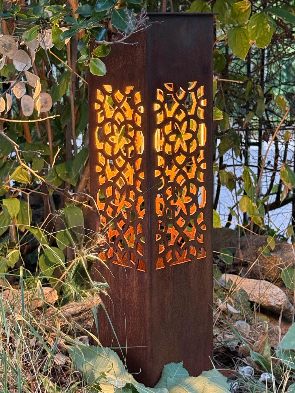 Lampe extérieure carrée — métal découpé — vue 14