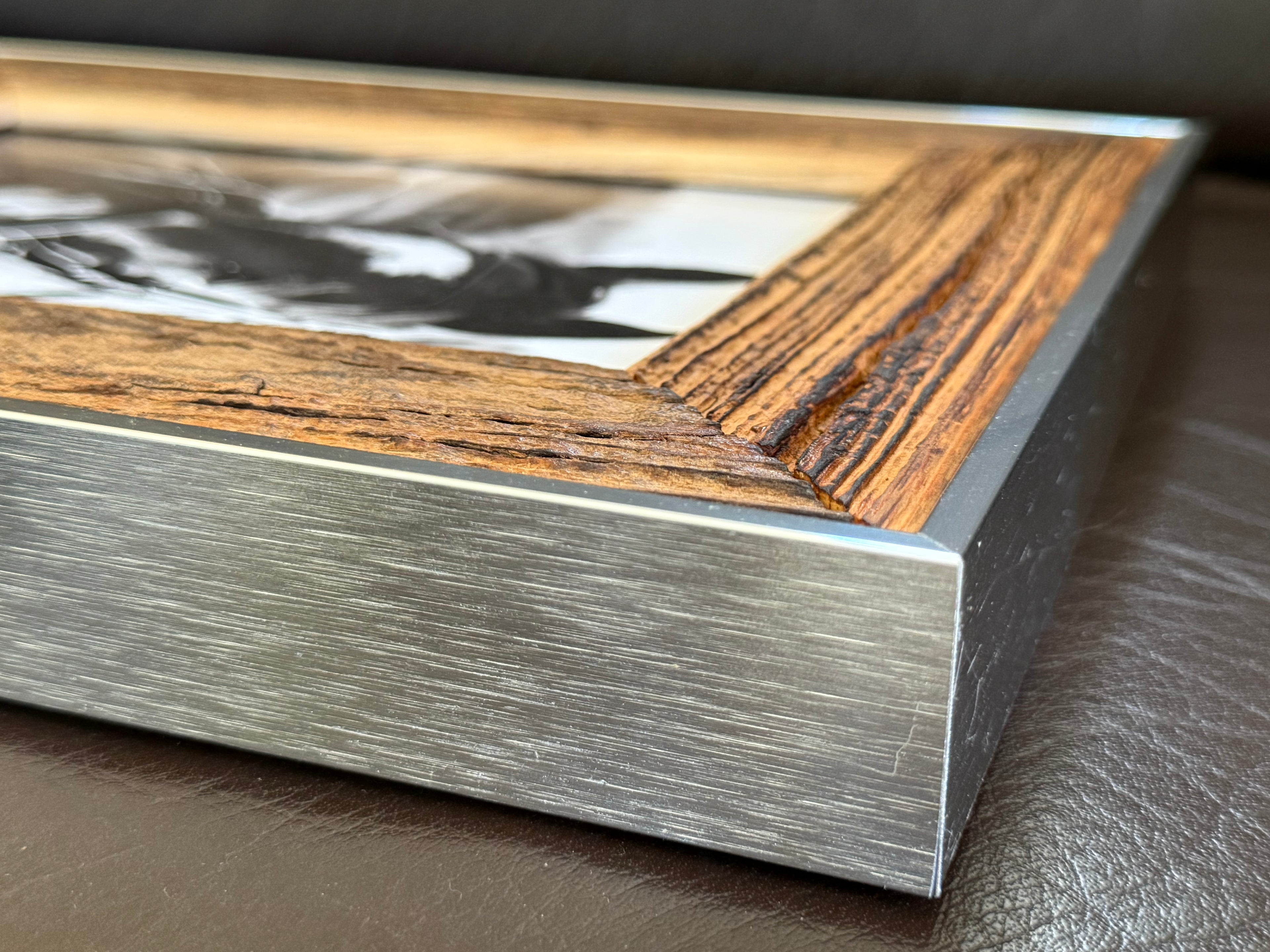 Cadre photo simple en vieux bois de bardage, fait main, Atelier Olivier LeRat, vue 2