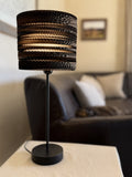 Lampe à poser cylindrique en carton recyclé, faite main à Préaux, Atelier Olivier Lerat