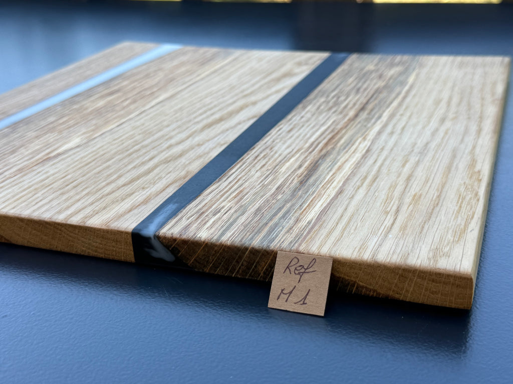 Plateau de service artisanal en bois et résine blanche, forme carrée, référence M1 – vue 3