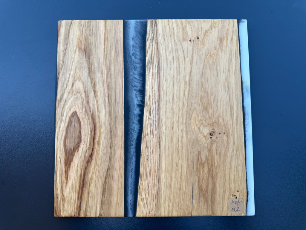 Plateau de service artisanal en bois et résine noire, forme carrée, référence M2 – vue 2