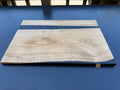 Plateau de service artisanal en bois et résine noire, forme carrée, référence PXL2