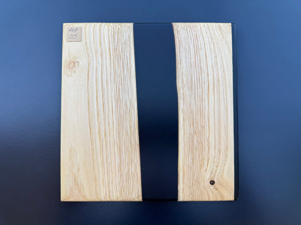 Plateau de service artisanal en bois et résine noire, forme carrée, référence S5